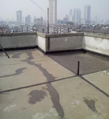 罗平漏水维修 楼顶漏水是什么原因，楼顶漏水维修方法是什么?